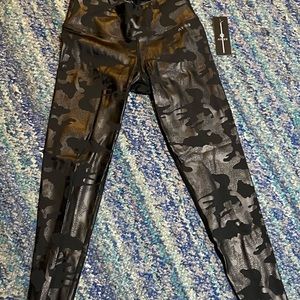 Radiant Hot Yoga Leggings, Camo Design, Small
